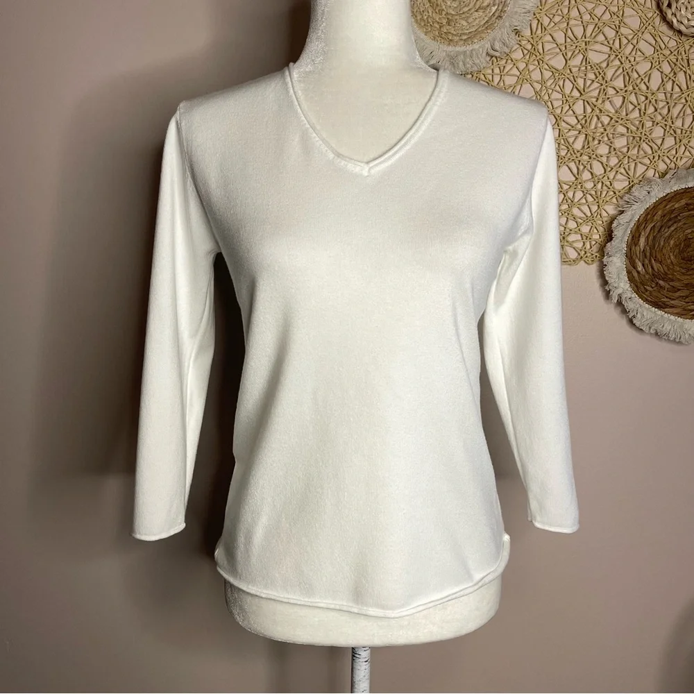 Milano Ultra Soft Lightweight 3/4 Sleeve V-Neck Sweater (white) - XS